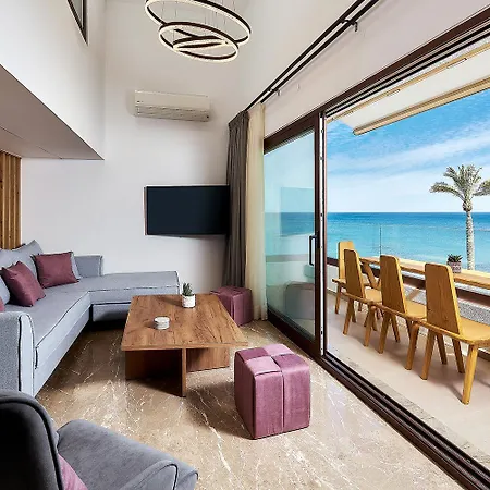 Cosmopolitan Luxury By Smaris Collection Apartment